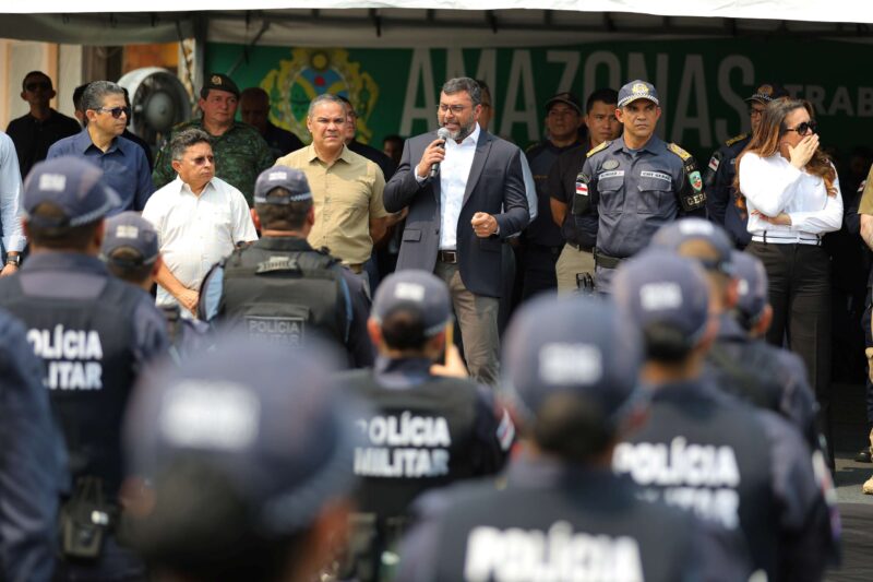 Wilson Lima apresenta mil alunos soldados que passam a atuar na Polícia Militar