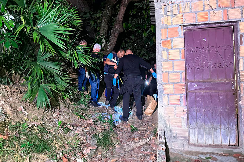 Jovem é encontrado com tiros na cabeça no bairro Cidade de Deus