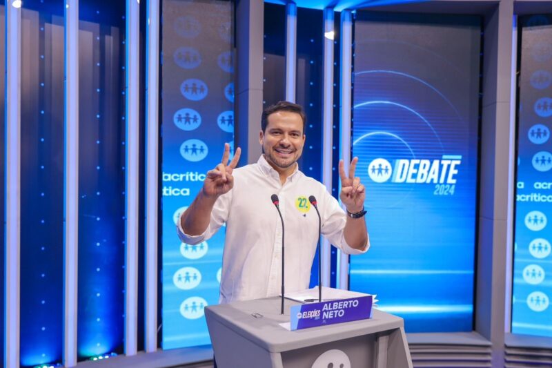 Alberto Neto leva mensagem de mudança e esperança ao debate da TV A Crítica