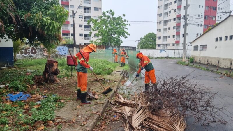 Serviços de limpeza (Foto: Divulgação) Avenida Bartolomeu Bueno recebe mutirão de limpeza pública