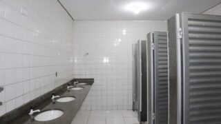 Banheiros do terminal 5 no bairro São José são entregues reformados pela Prefeitura