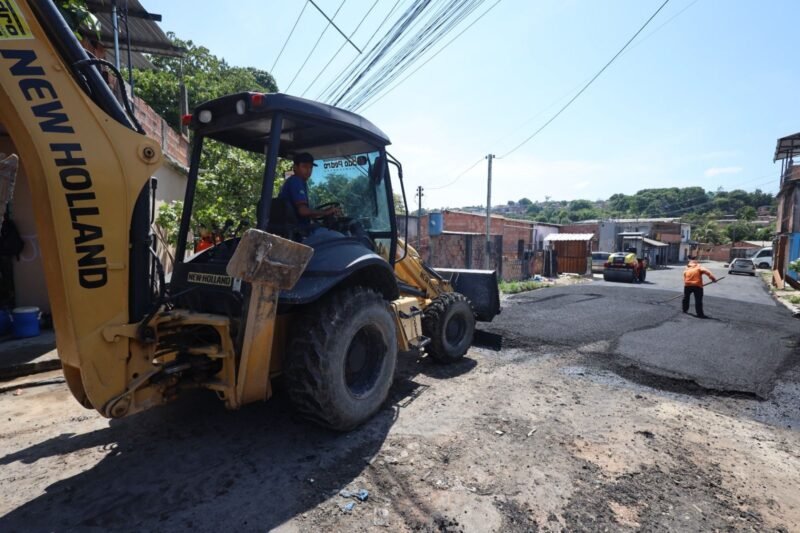 Serviços de recuperação asfáltica (Foto: Divulgação) Comunidade Val Paraíso recebe serviços de recuperação asfáltica em novo trecho