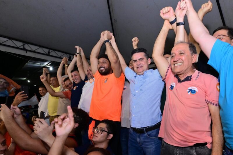 O prefeito David Almeida, esteve reunido com apoiadores, na zona Centro-Sul da capital (Foto: Dhyeizo Lemos) David Almeida defende Manaus de quem age contra o povo