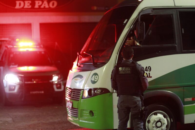 Em três meses, mais de 30 pessoas foram presas por roubos a ônibus em Manaus