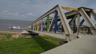 Píer turístico Manaus 355 realiza dezenas de passeios com saída do mirante Lúcia Almeida