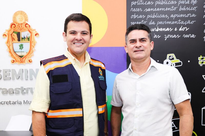 Prefeito David Almeida reconduz Renato Junior para o comando da Seminf