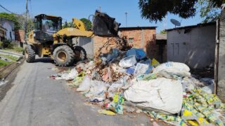 Prefeitura mantém cidade limpa com serviços diários de recolhimento de lixo