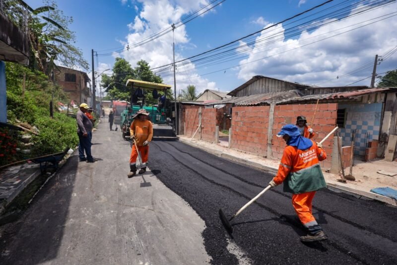 Serviços de asfaltamento (Foto: Divulgação) Prefeitura recapeia rua no bairro Colônia Terra Nova