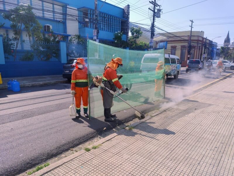 Os trabalhos estão concentrados na rua Tapajós e em outros pontos estratégicos (Foto: Divulgação) Serviço de limpeza é intensificado no Centro Histórico de Manaus