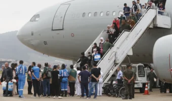 Sexto voo de repatriação do Líbano chega com 212 passageiros