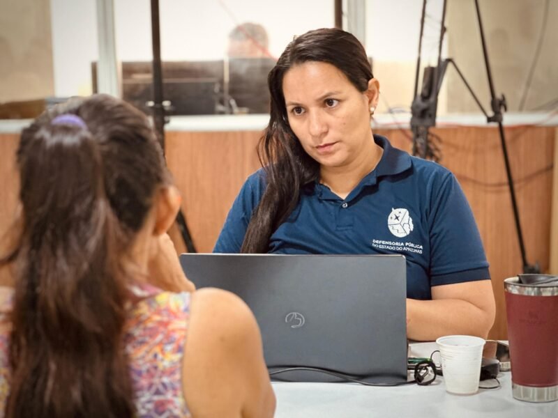 A ação aconteceu no auditório Afonso Lins, na sede administrativa da DPE-AM (Foto: Marcus Bessa/DPE-AM) DPE-AM realiza mutirão cível para reduzir tempo de espera e agilizar atendimentos