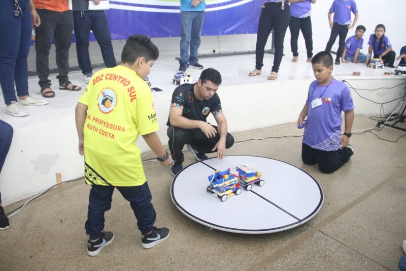 Manaus realiza seletiva do Robô Sumô Classificatória para a 6ª Expocreati da Semed