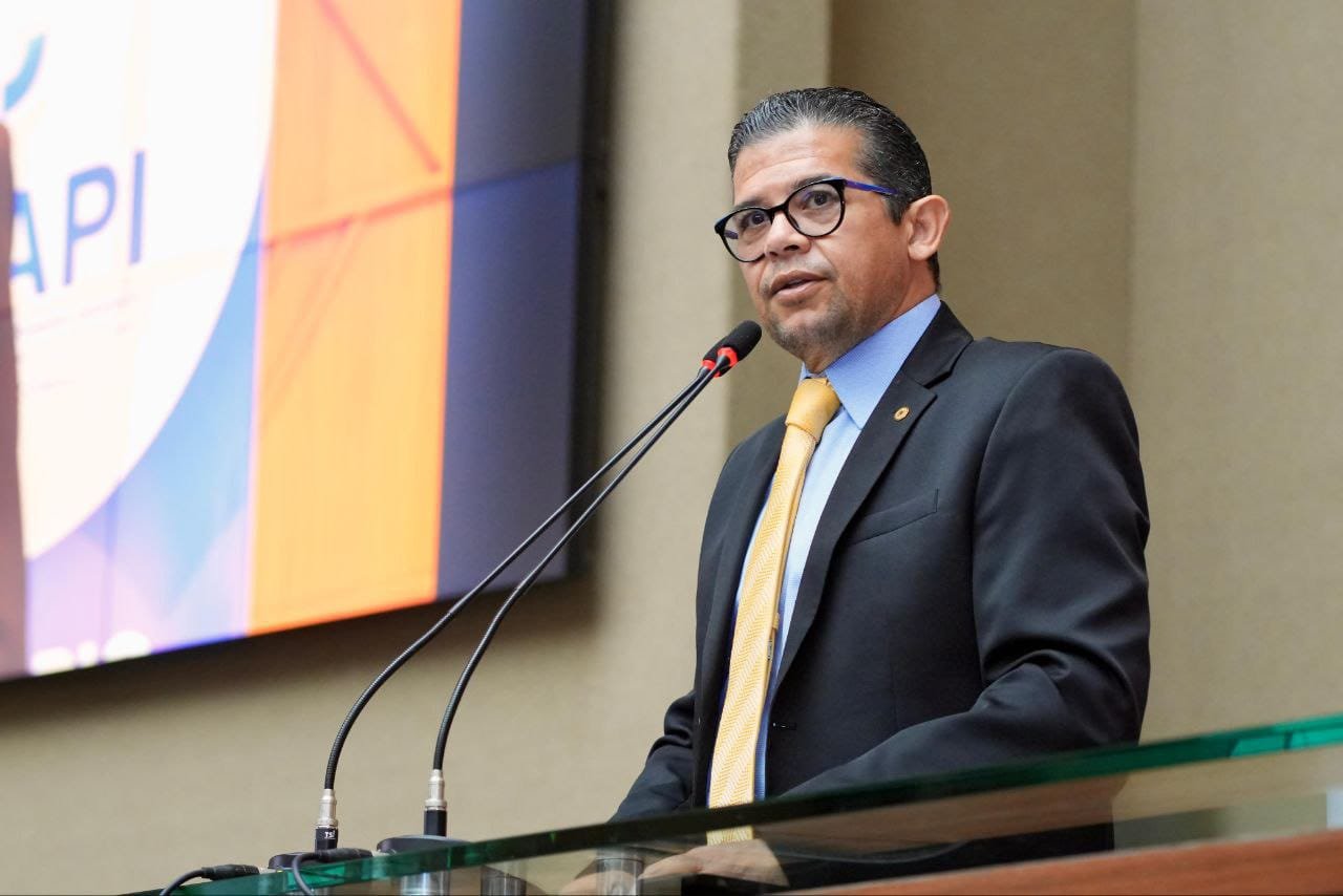 PL do deputado João Luiz, que dispõe sobre mensagem de prevenção e cuidado com a saúde mental nas faturas de energia, está em tramitação na Aleam PL do deputado João Luiz, que dispõe sobre mensagem de prevenção e cuidado com a saúde mental nas faturas de energia, está em tramitação na Aleam