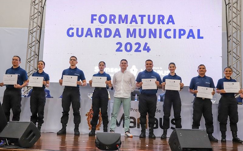 Prefeito David Almeida forma 230 candidatos aprovados no curso de formação da Guarda Municipal