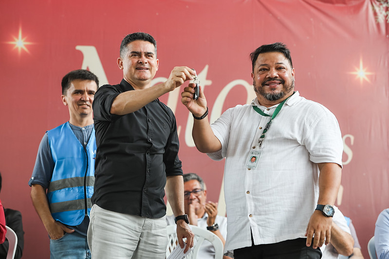 Prefeito entrega equipamentos e anuncia apoio financeiro para 108 organizações da sociedade civil