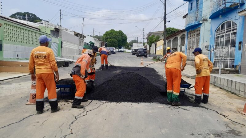 Prefeitura executa obras em rede de drenagem e restauração asfáltica na zona Centro-Oeste