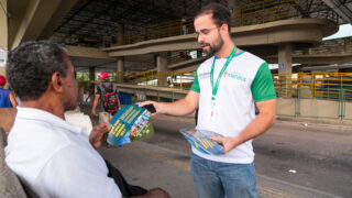 Ageman orienta 4 mil usuários nos terminais do transporte coletivo de Manaus