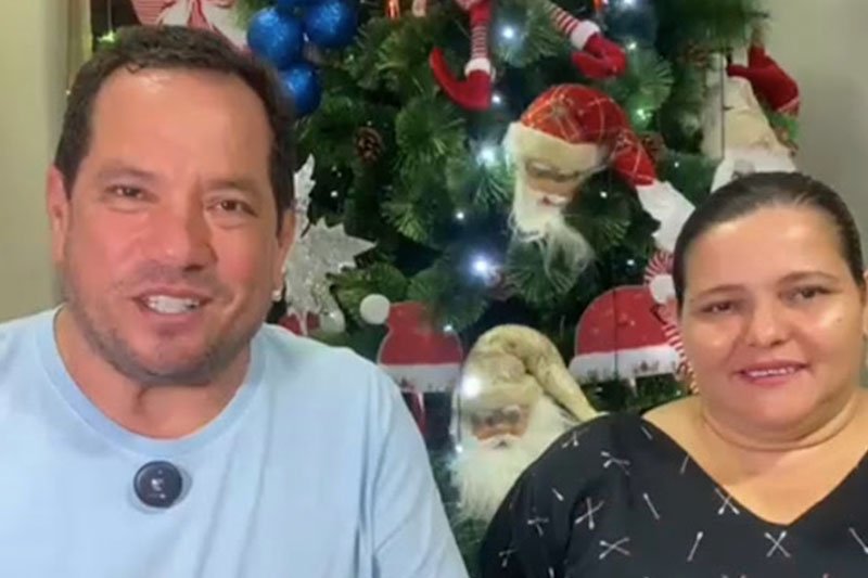 Denis Paiva, prefeito, e Elizete Monteiro, secretária de educação (Foto: Divulgação)
