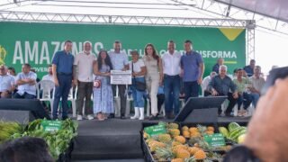 Deputado João Luiz participa da entrega de 70 toneladas de alimentos do PAA a entidades sociais