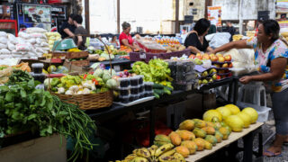 Prefeitura apoia produtores rurais na  ‘Feira de Natal do Mercado de Origem da Amazônia’