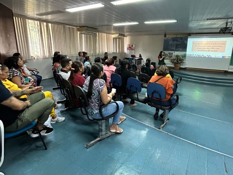 Servidores da saúde participam de curso para acolhimento com foco na tuberculose (Foto: Divulgação/Semsa) Prefeitura qualifica servidores da saúde para acolhimento com foco na tuberculose