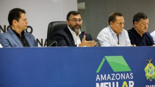 Wilson Lima efetua pagamentos às famílias contempladas por subsídio do Amazonas Meu Lar