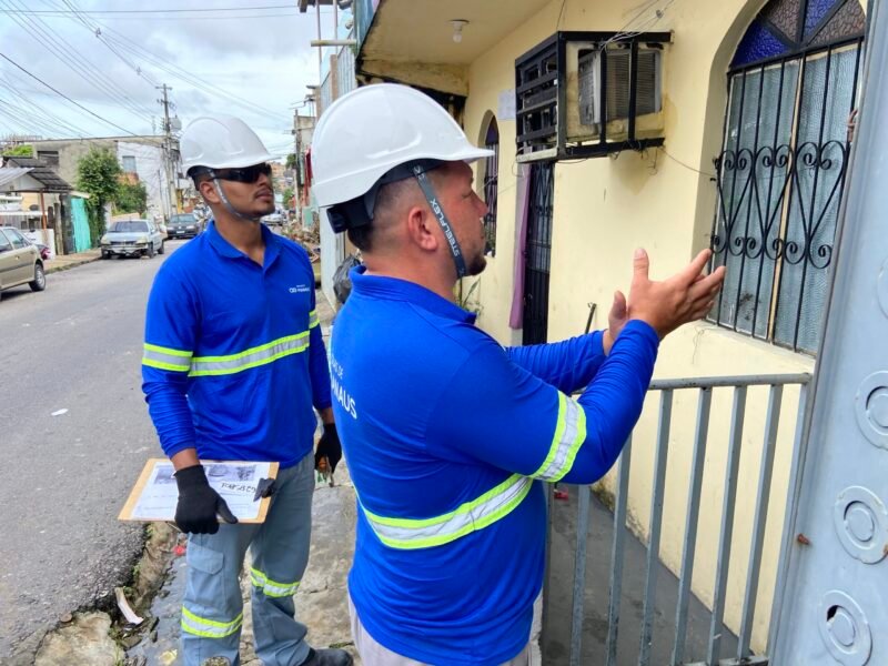 Visitas porta a porta em bairros da cidade (Foto: Divulgação/Águas de Manaus) Águas de Manaus inicia 2025 com retomada de serviços