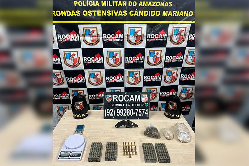 Apreensão de materiais durante ação policial (Foto: Divulgação/PMAM) Apreensão de arma de fogo, drogas e munições em Manaus