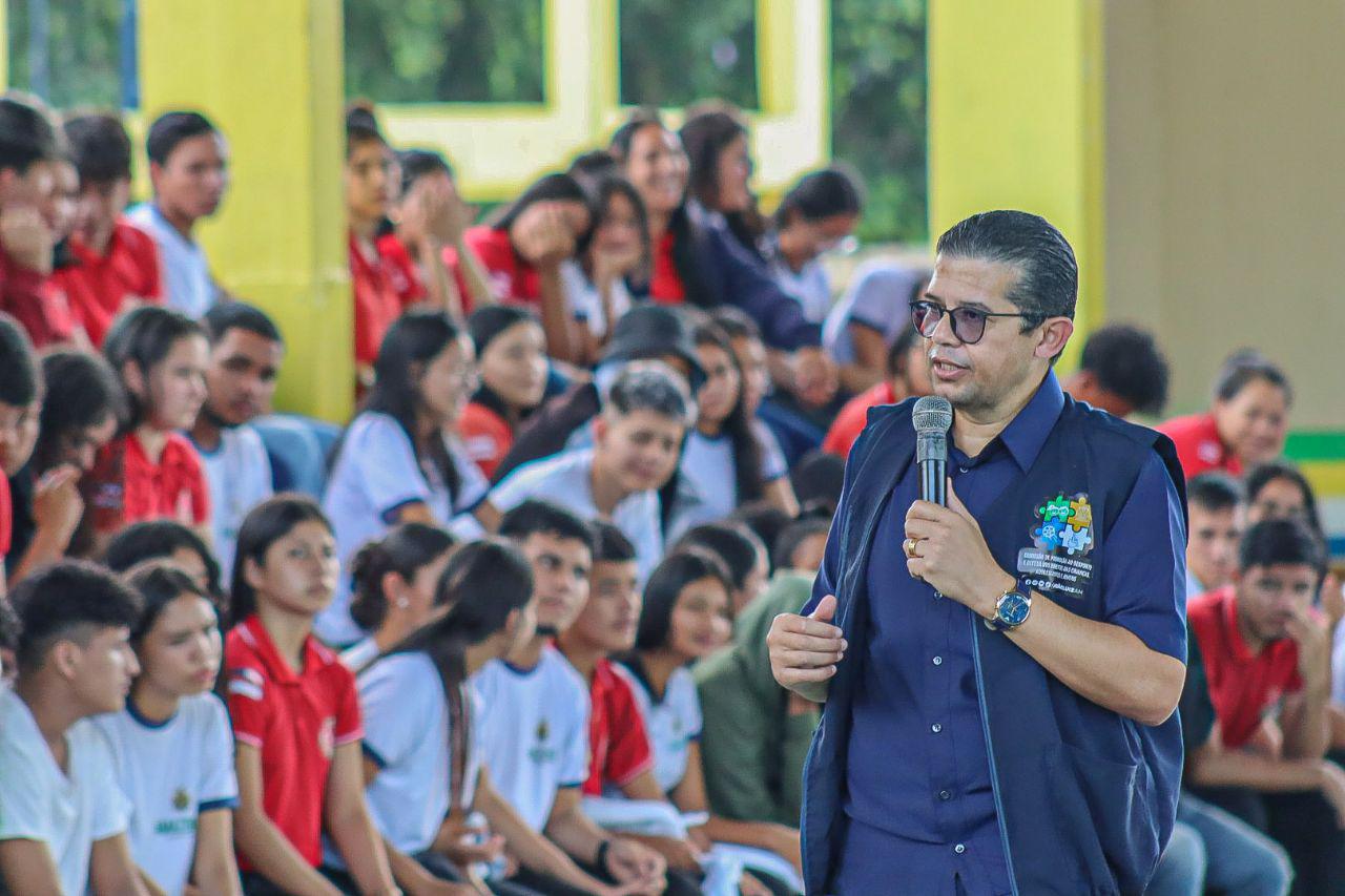 Campanha ‘Ei, Te Orienta’, criada pelo deputado João Luiz vira lei no Amazonas