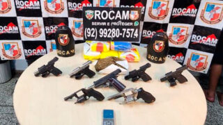 Rocam apreende armas e entorpecentes (Foto: Divulgação/PMAM)