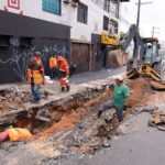 Operação emergencial para fechar cratera (Foto: Divulgação/Seminf)