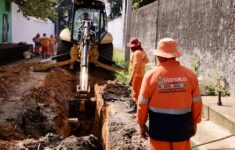 Trabalhos de drenagem profundos buscam garantir segurança e infraestrutura para moradores (Foto: Márcio Melo/Semnf)