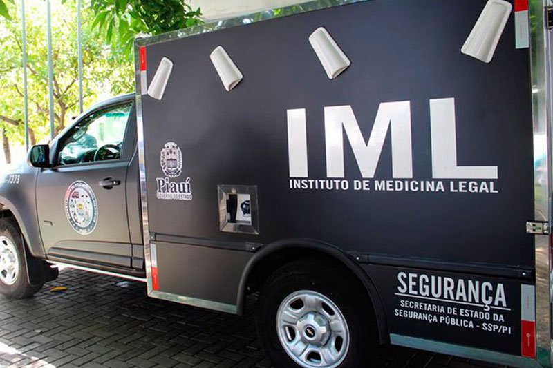 Viatura do IML, em Piauí (Foto: Divulgação) Suposto envenenamento de família deixa bebê e adulto mortos no Piauí