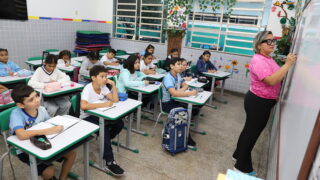 Alunos da rede municipal retornam às aulas nesta quarta-feira