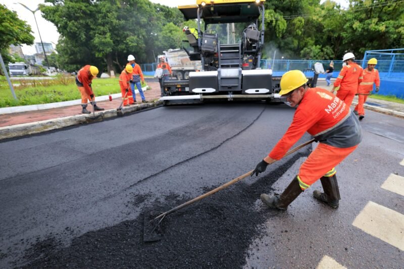Asfaltamento na Av. Maceió (Foto: João Viana/Semcom) Em Manaus, obra chega a 95% na avenida Maceió