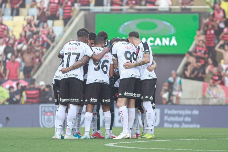 Vasco perde para o Flamengo e está fora da decisão do Carioca