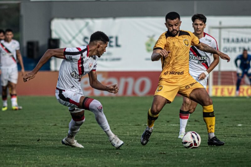 Amazonas fica no empate em casa (Foto: João Normando/AMFC) Amazonas empata com Atlético-GO e afunda no Z-4 da Série B