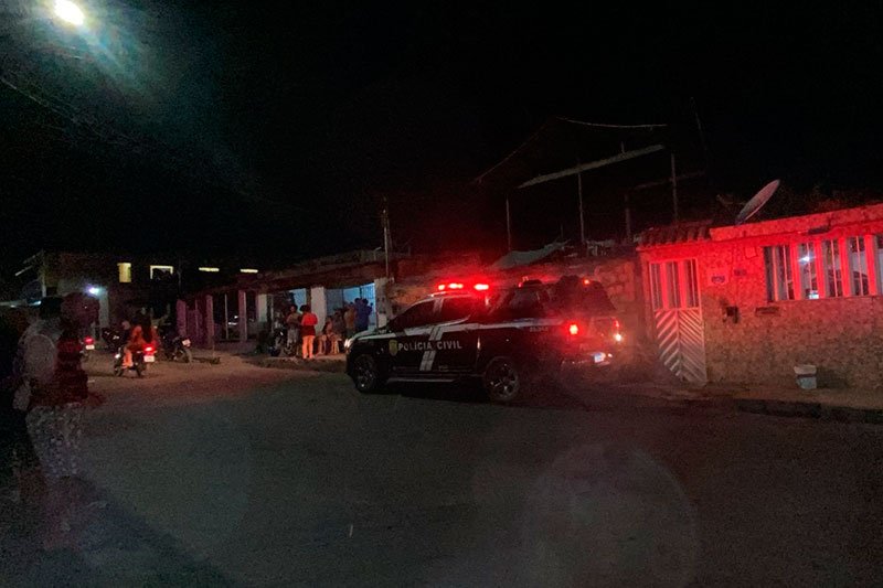 Local de crime foi isolado pela polícia (Foto: Divulgação) Enteado é suspeito de matar madrasta e irmão em Manaus