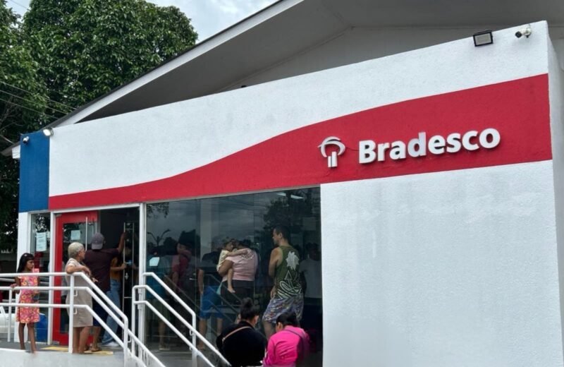 Filas extensas, caixas eletrônicos inoperantes e falta de estrutura mínima de atendimento (Foto: Divulgação) MP move ação contra Bradesco por falhas em Rio Preto da Eva