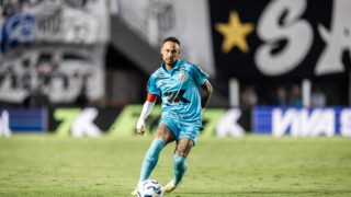 Neymar acerta renovação com o Santos até o fim do ano