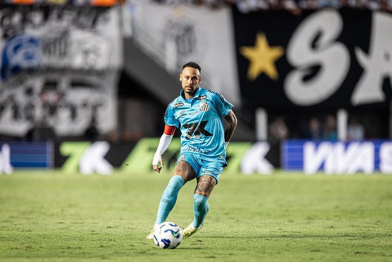 Neymar em Santos x Botafogo pelo Brasileirão 2025 (Foto: Raul Baretta/SFC) Neymar acerta renovação com o Santos até o fim do ano
