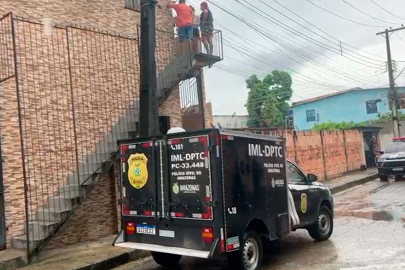 Casal de namorados é executado a tiros na Zona Norte de Manaus Casal de namorados é executado a tiros na Zona Norte de Manaus