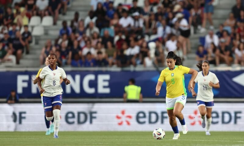 Brasil leva virada e perde da França por 3 a 2 em amistoso (Foto: Lívia Villas Boas/CBF) Seleção feminina é derrotada em último teste antes da Copa América