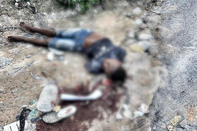 A vítima foi morta com as mãos amarradas (Foto: Divulgação)