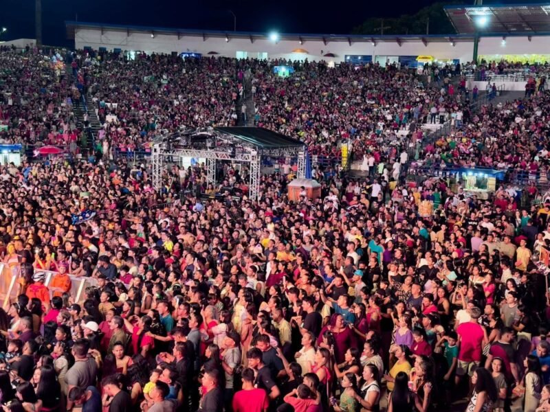 Manacapuru celebra 93 anos com festa, shows e premiações