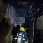 Equipe do Corpo de Bombeiros controla incêndio causado por ventilador superaquecido (Foto: Divulgação/CBMAM)