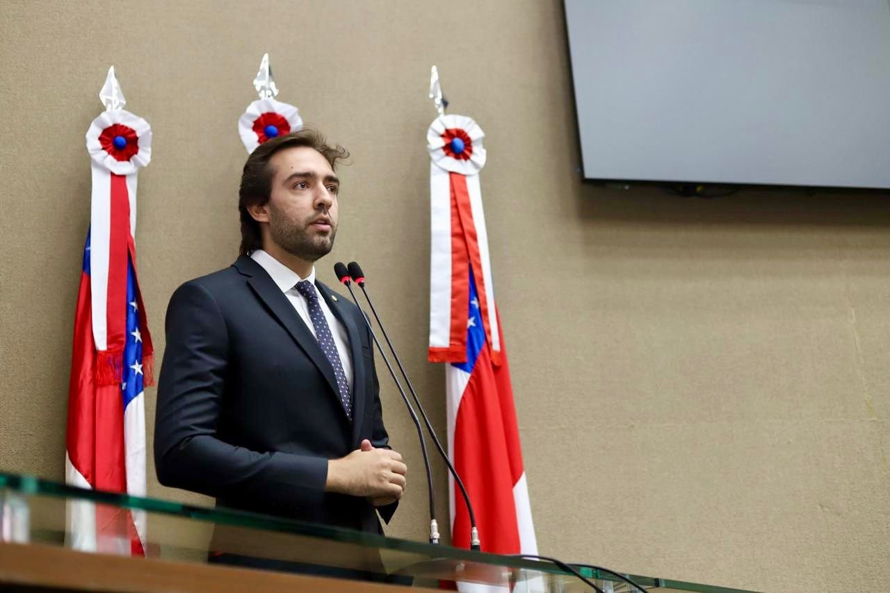 Deputado Thiago Abrahim propõe prioridade na distribuição de medicamentos para mães atípicas com psoríase no Amazonas Deputado Thiago Abrahim propõe prioridade na distribuição de medicamentos para mães atípicas com psoríase no Amazonas