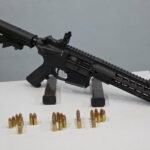 Arma de fogo apreendida com a dupla (Foto: Divulgação/PC-AM)