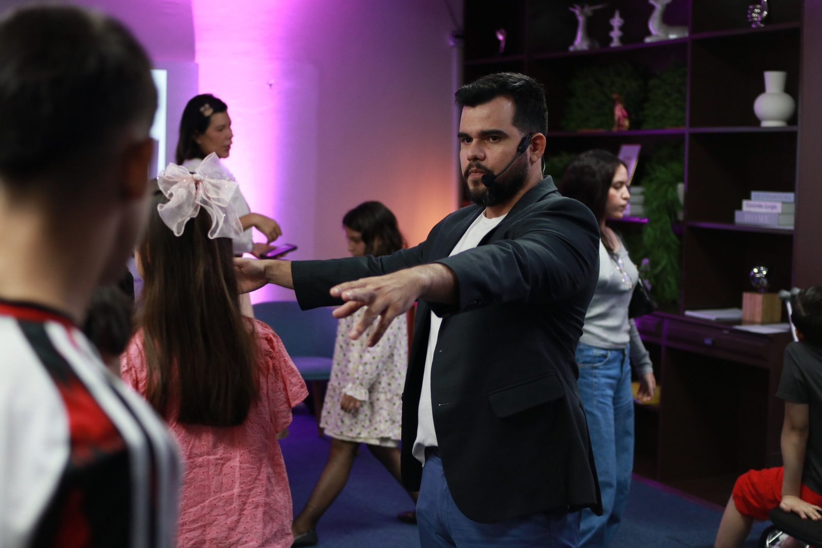 Liderança infantil: saiba como desenvolver essa habilidade no seu filho