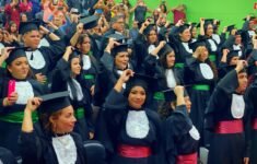 Manaus ganha 127 novos técnicos: jovens profissionais celebram formatura